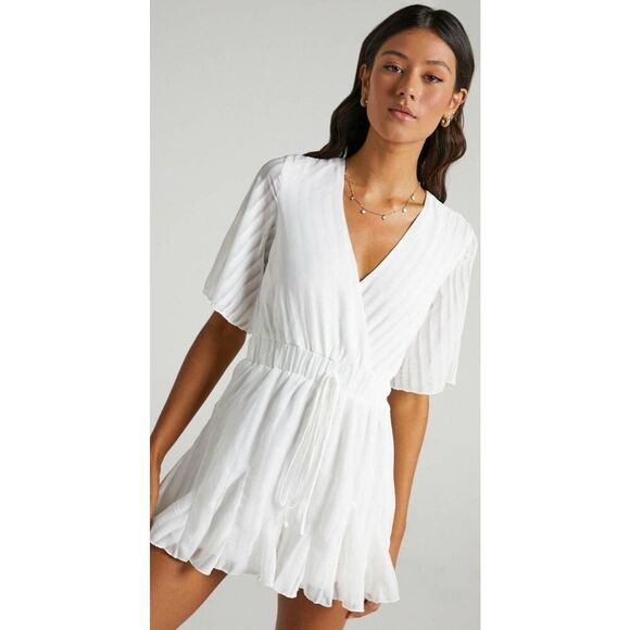 Showpo White Play on my Heart Playsuit, NWT, Sz. 4 - Picture 1 of 10